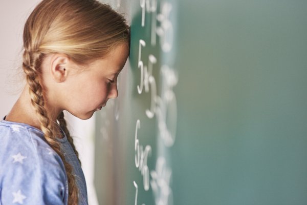 Dlaczego dzieci mają trudności z nauką tabliczki mnożenia i jak je skutecznie przezwyciężyć?